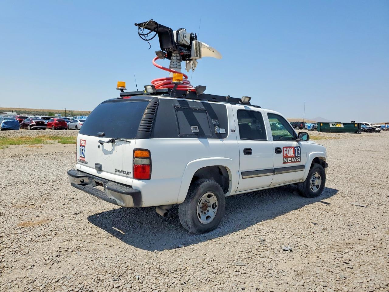 2005 Chevrolet Suburban K2500 - Фото 3