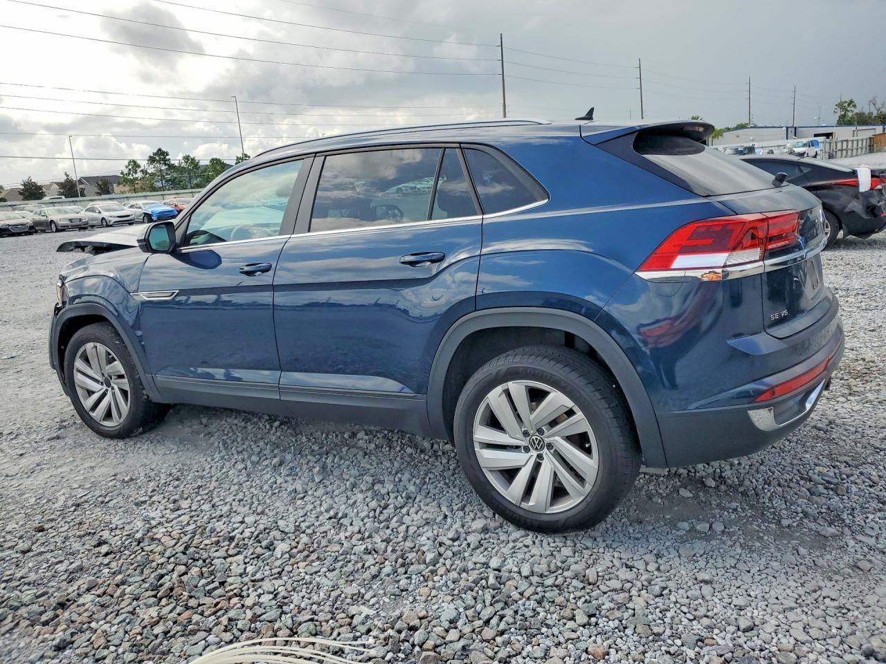 2020 Volkswagen Atlas Cross Sport Se - Image 2