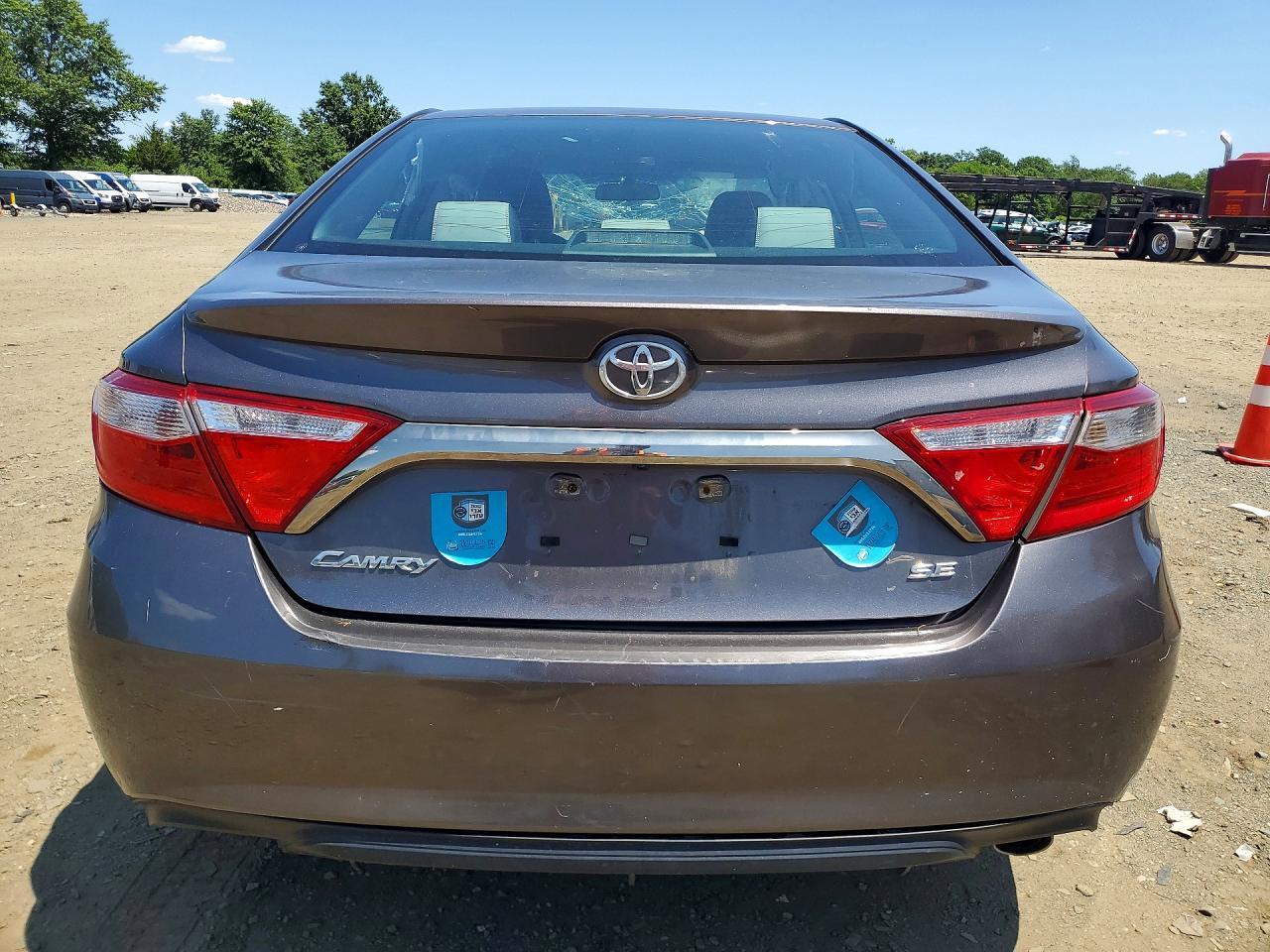 2016 Toyota Camry Se - Image 6