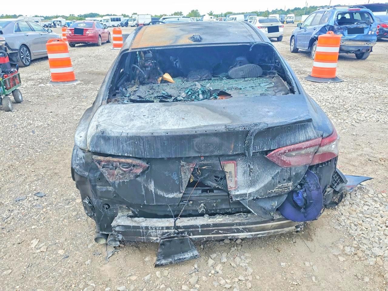 2022 Toyota Camry Xse - Фото 6