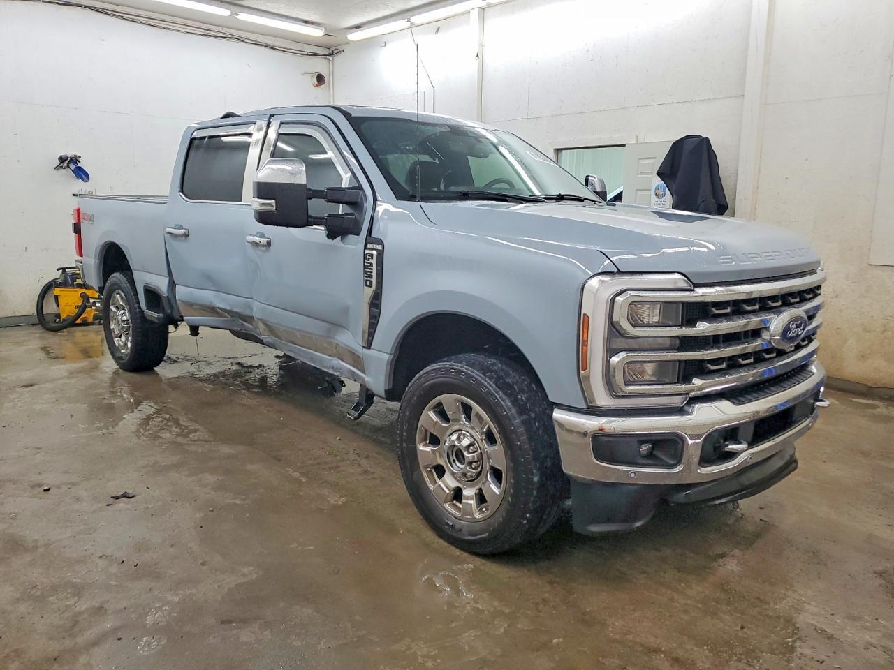 2024 Ford F250 Super Duty - Фото 4