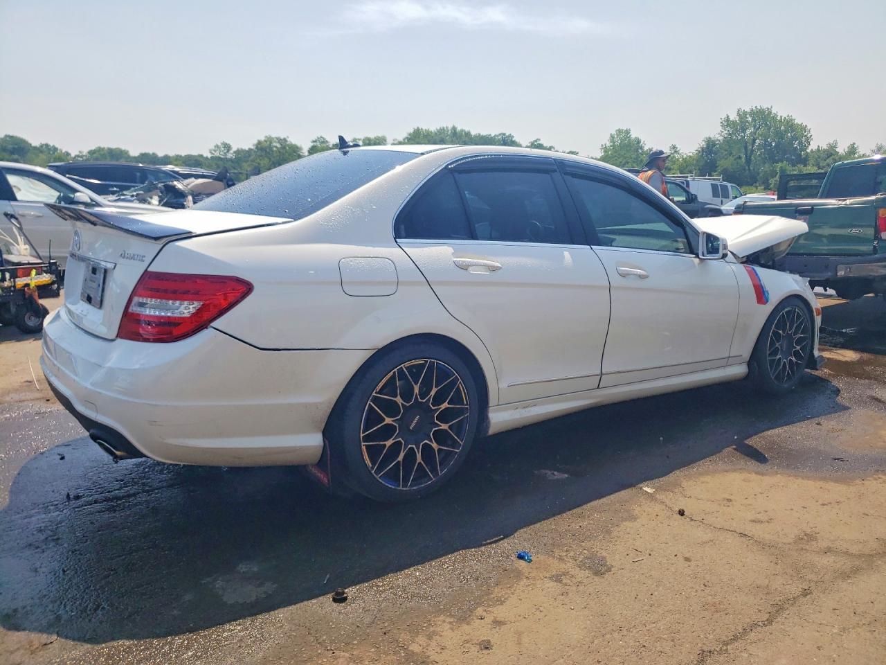 2013 Mercedes-Benz C 300 4Matic - Image 3