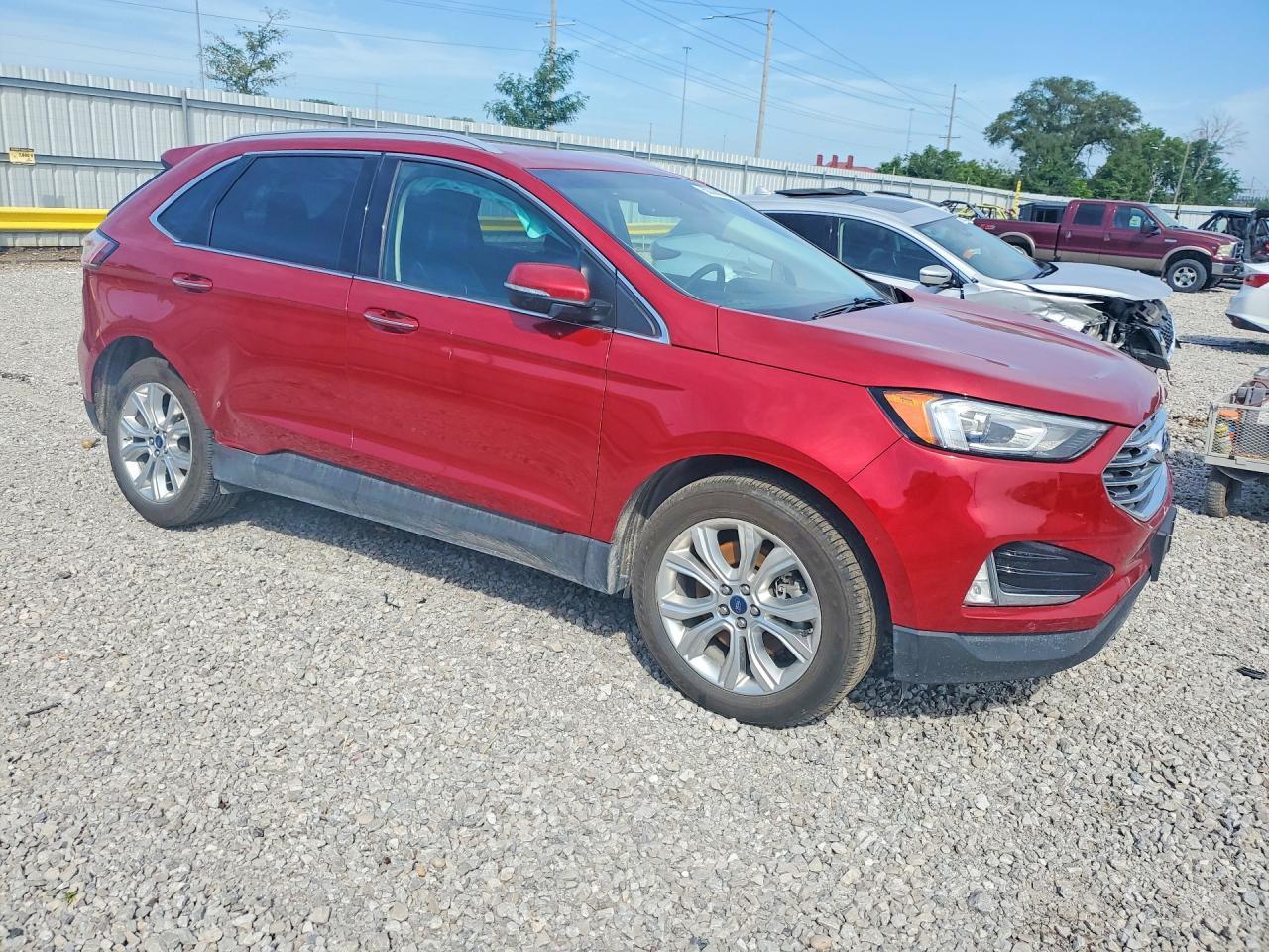 2020 Ford Edge Titanium - Image 4