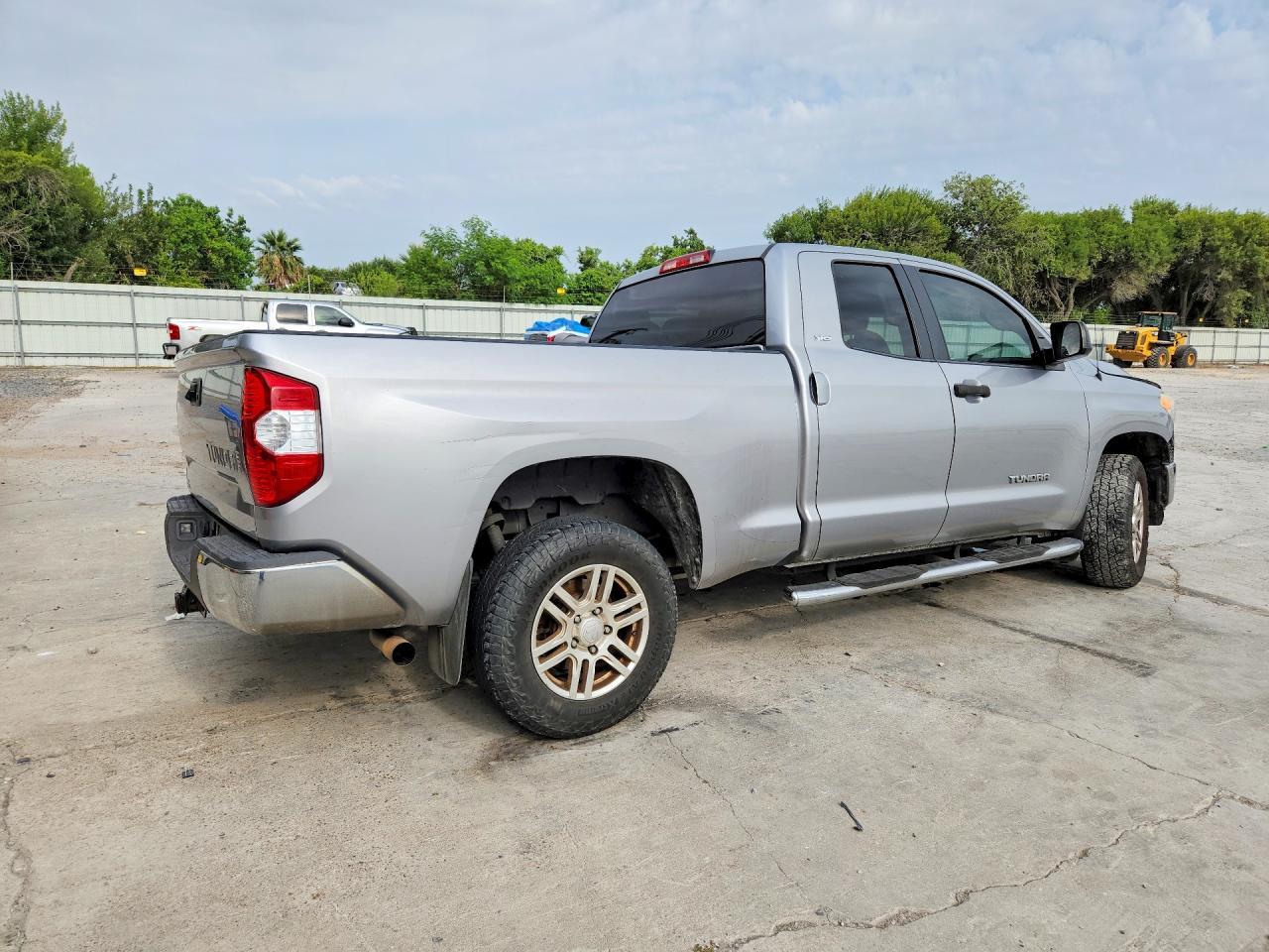 2017 Toyota Tundra Sr5 - Фото 3