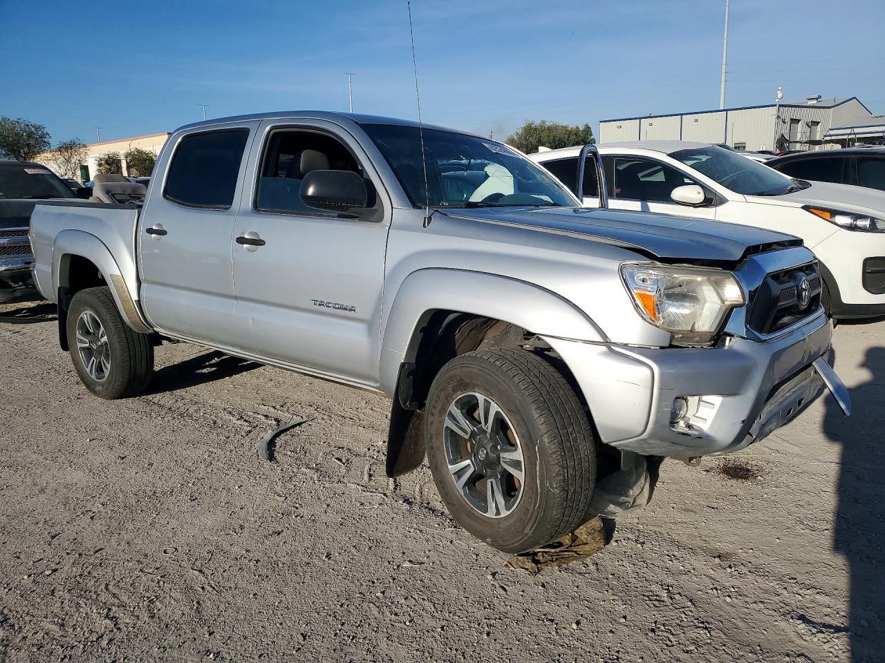 2012 Toyota Tacoma Prerunner V6 - Image 4