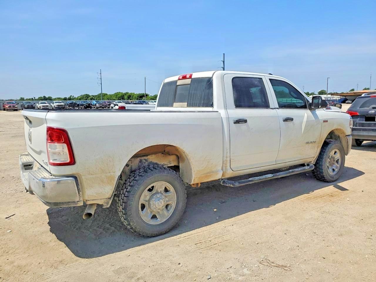 2021 Ram 2500 Tradesman - Фото 3