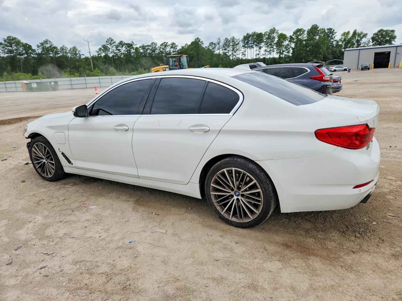 2018 BMW 530Xe - Фото 2
