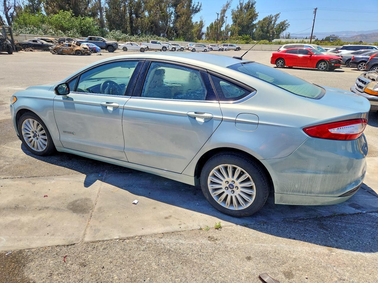 2014 Ford Fusion Se Hybrid - Image 2