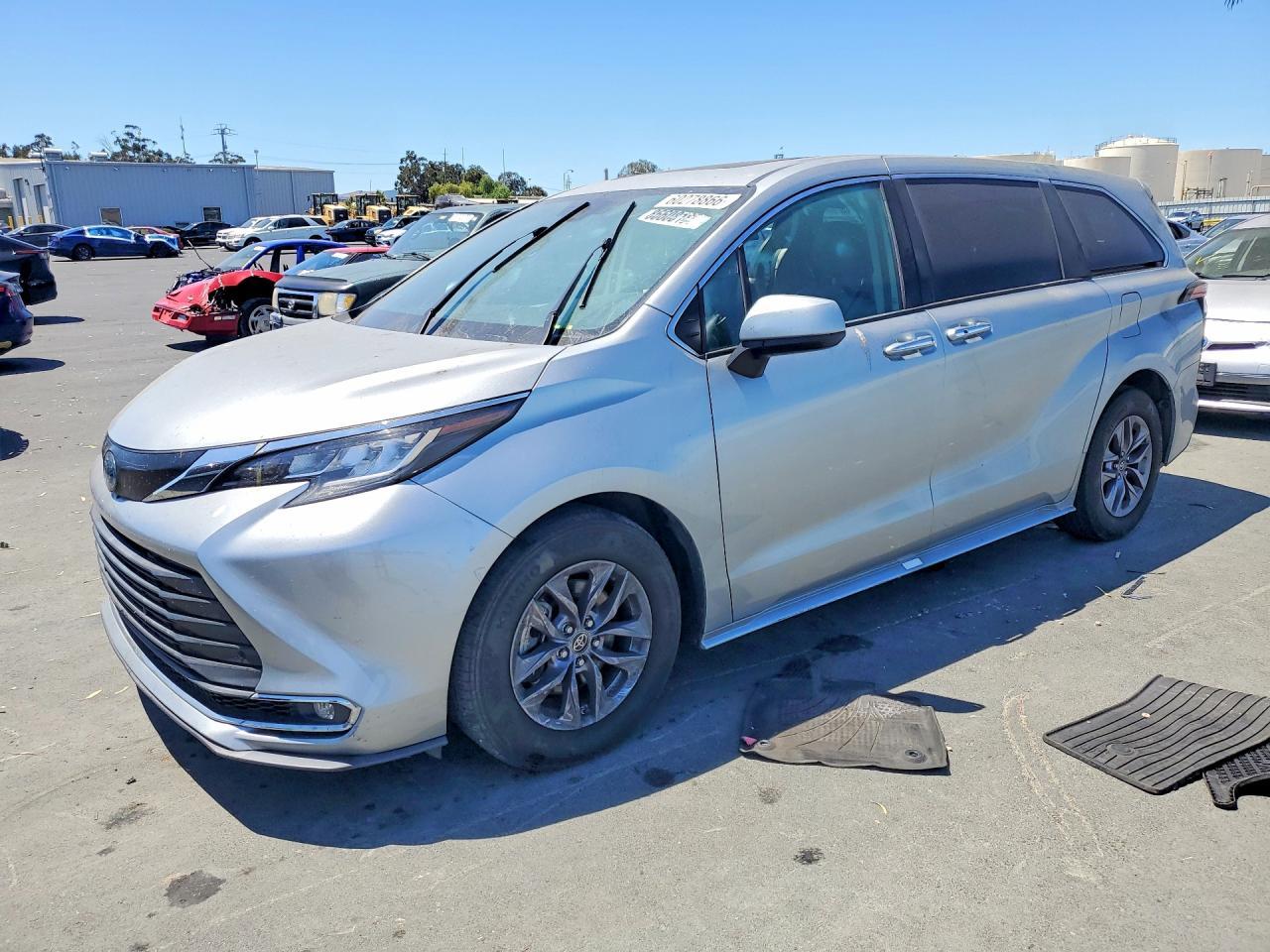 2021 Toyota Sienna Xle