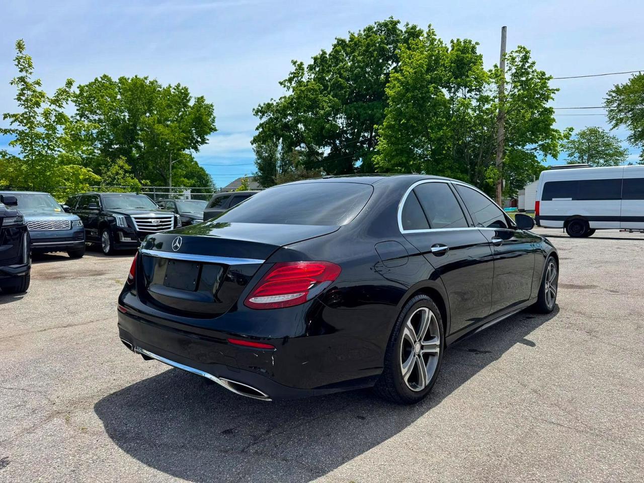2017 Mercedes-Benz E 300 - Фото 4