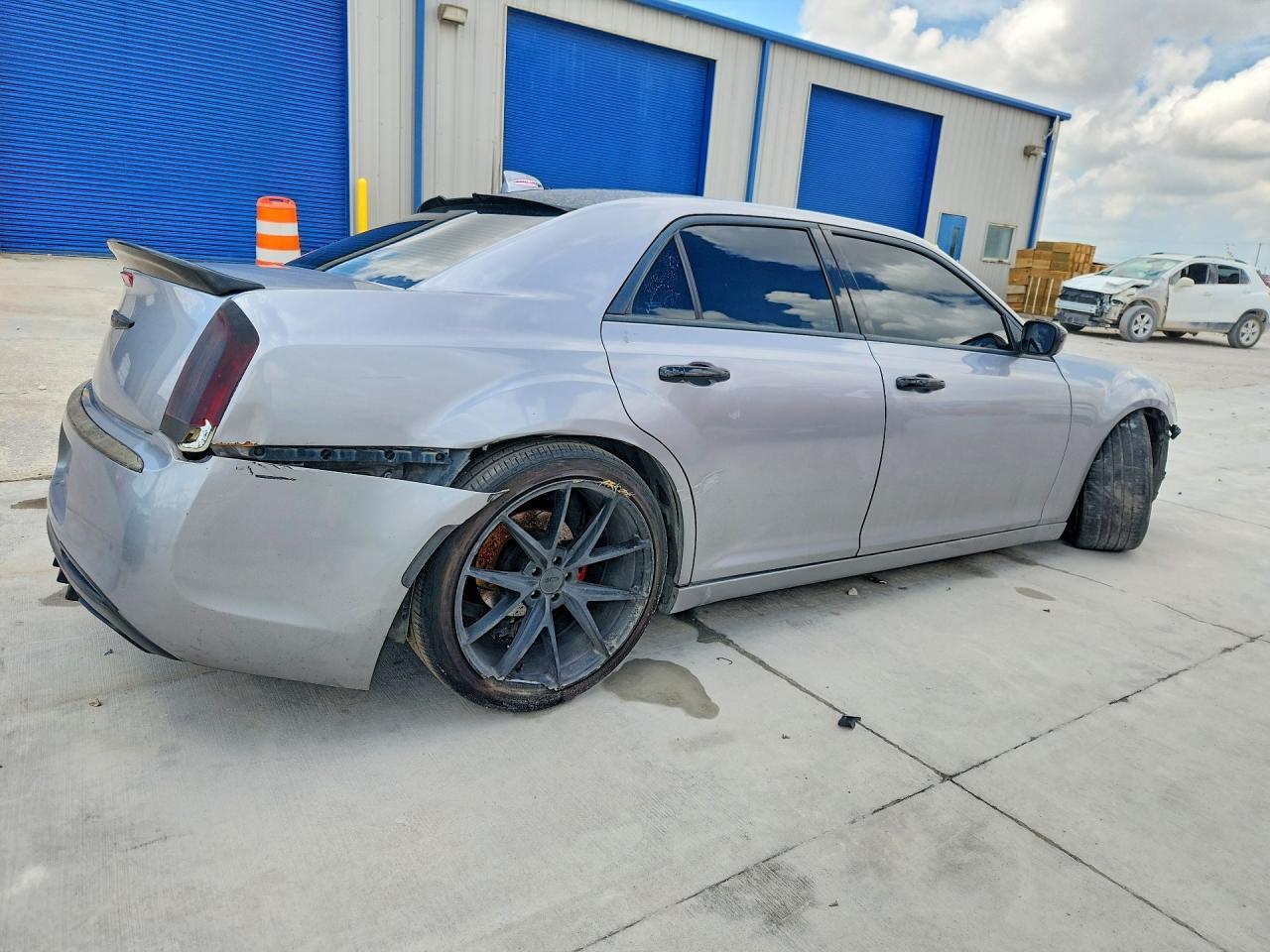 2016 Chrysler 300 Limited - Фото 3