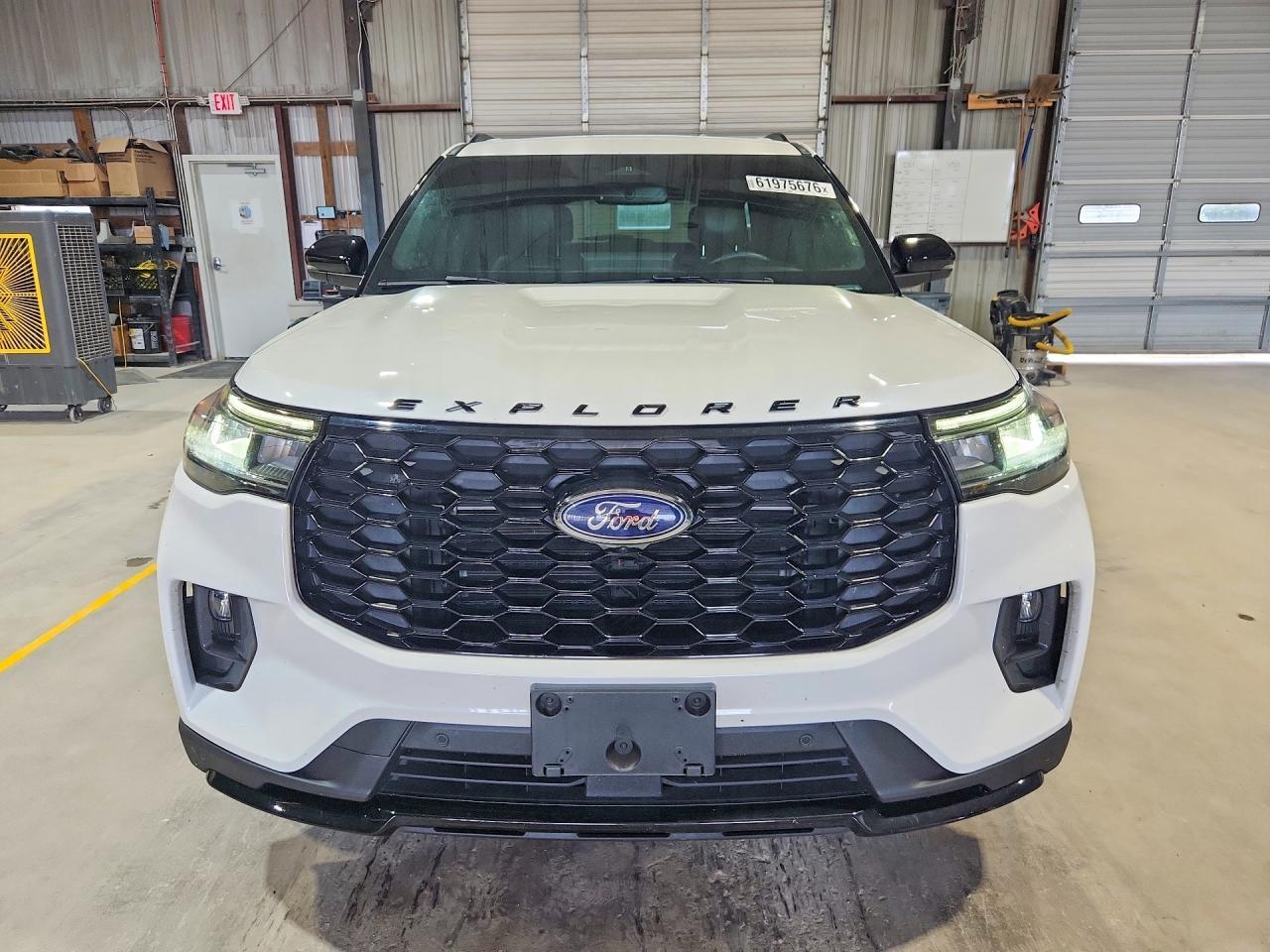 2025 Ford Explorer St-Line - Фото 5