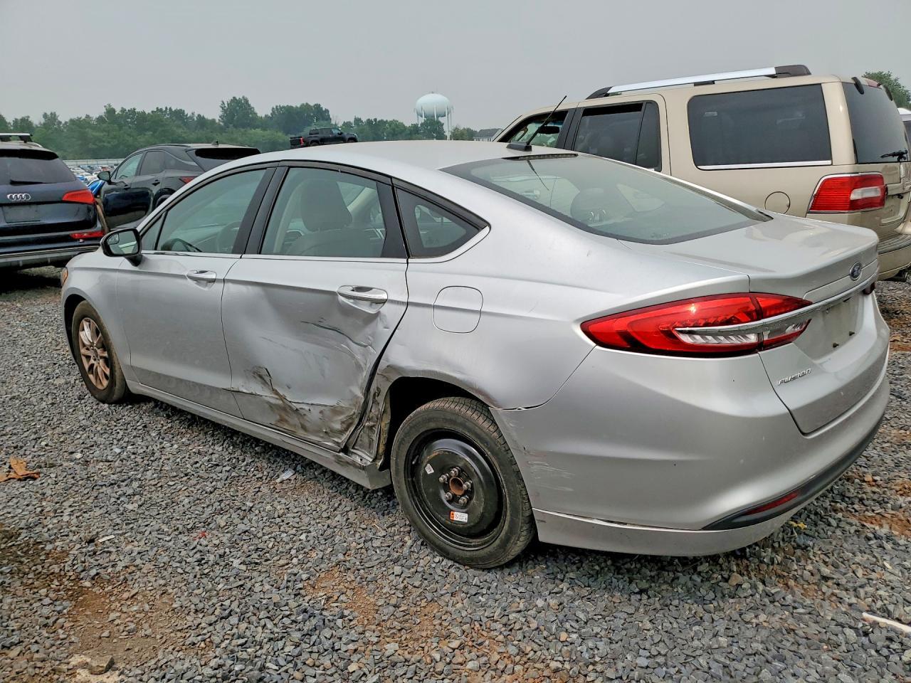 2017 Ford Fusion S - Фото 2