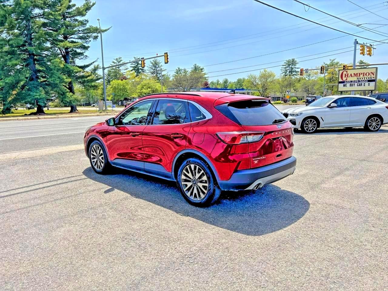 2020 Ford Escape Titanium - Фото 3