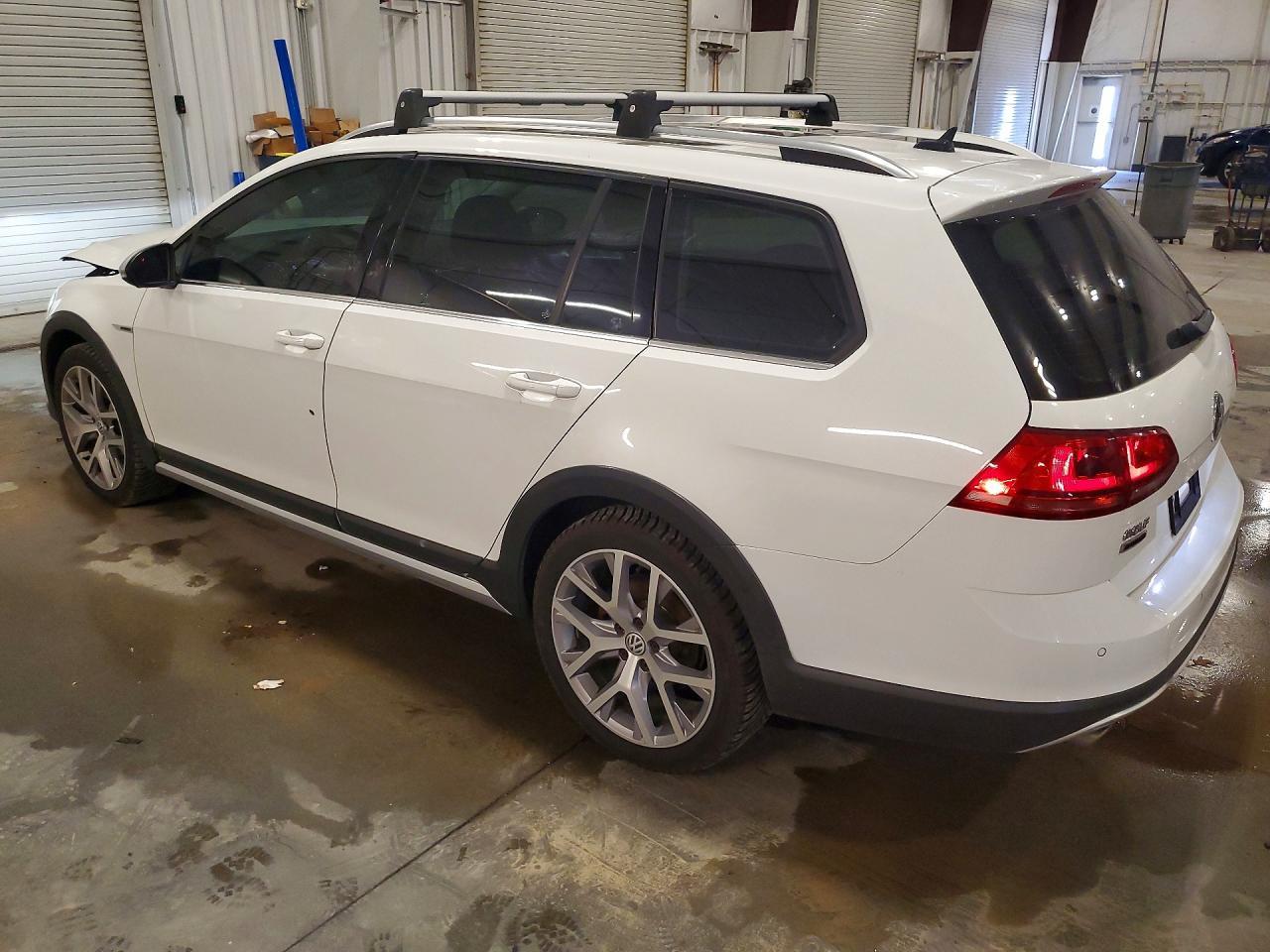 2017 Volkswagen Golf Alltrack S - Фото 2