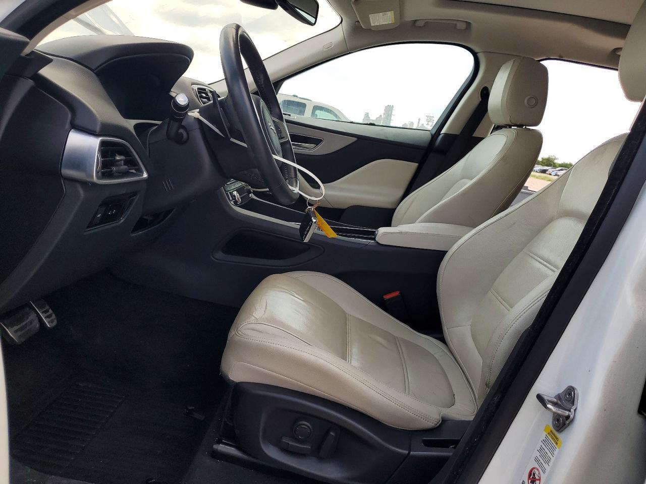 2018 Jaguar F-Pace Prestige - Image 7