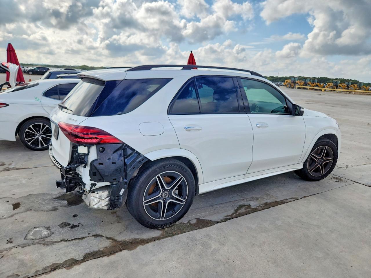 2025 Mercedes-Benz Gle 450 4Matic - Image 3