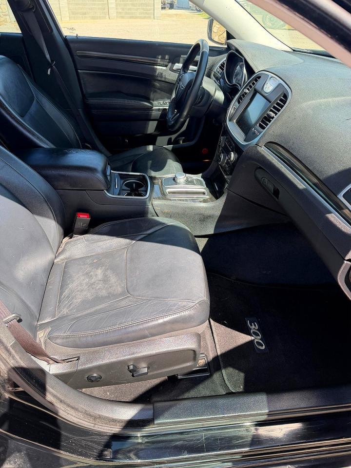 2015 Chrysler 300 Limited - Фото 5