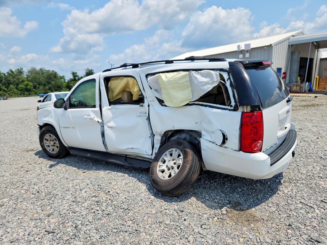 2007 GMC Yukon Xl C1500 - Image 2