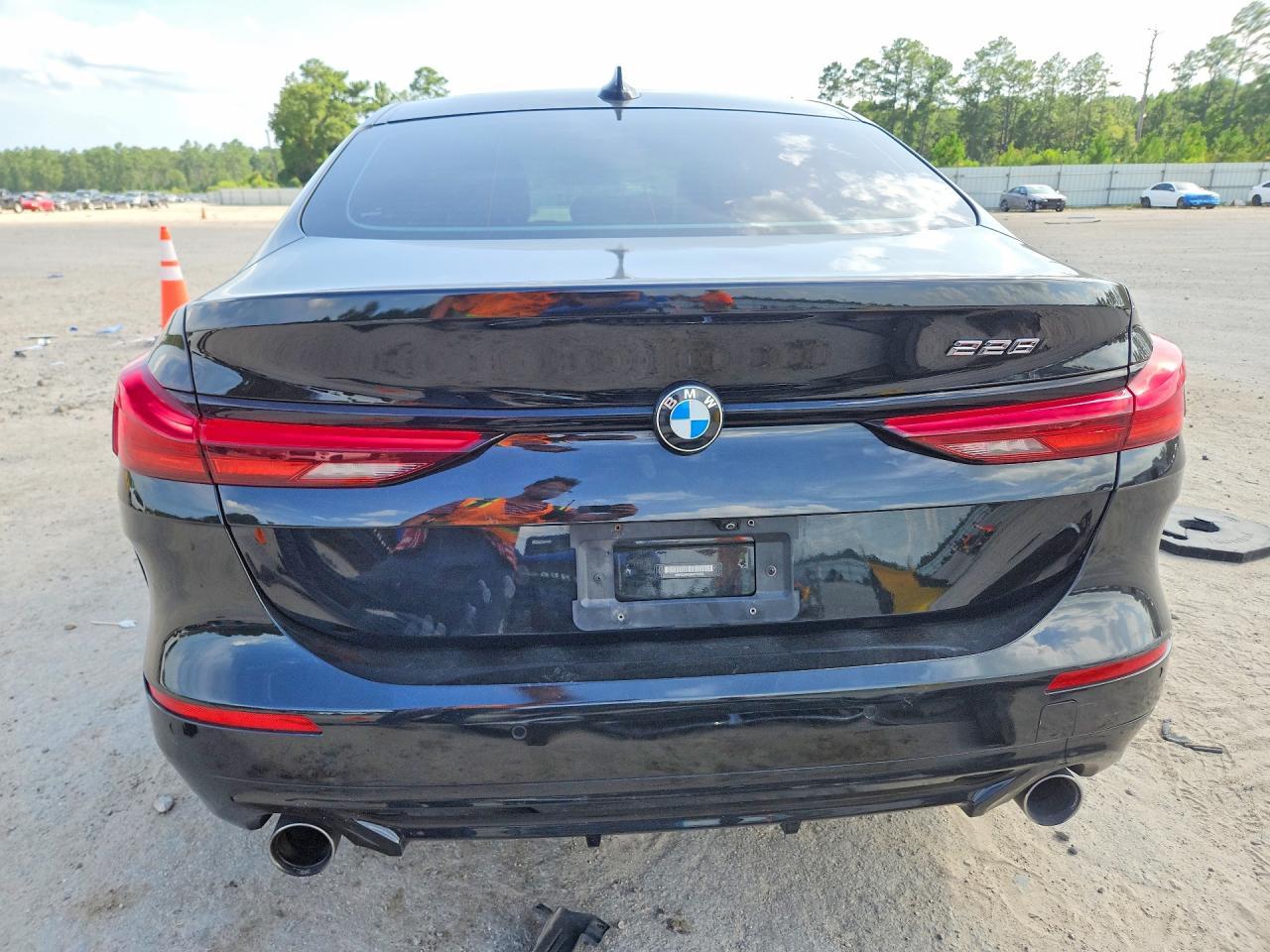 2022 BMW 228I - Фото 6
