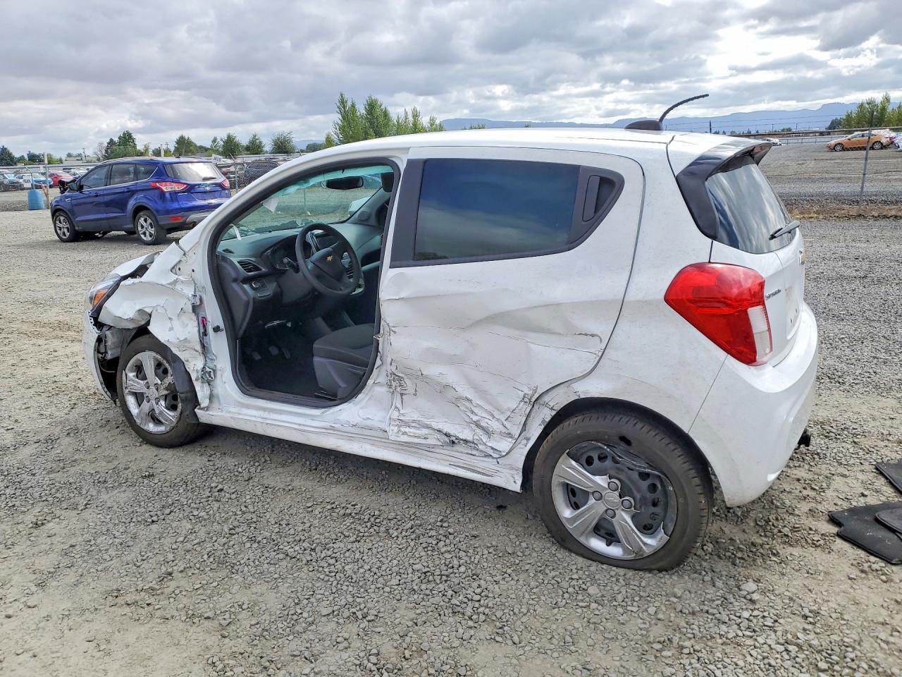 2021 Chevrolet Spark Ls - Фото 2