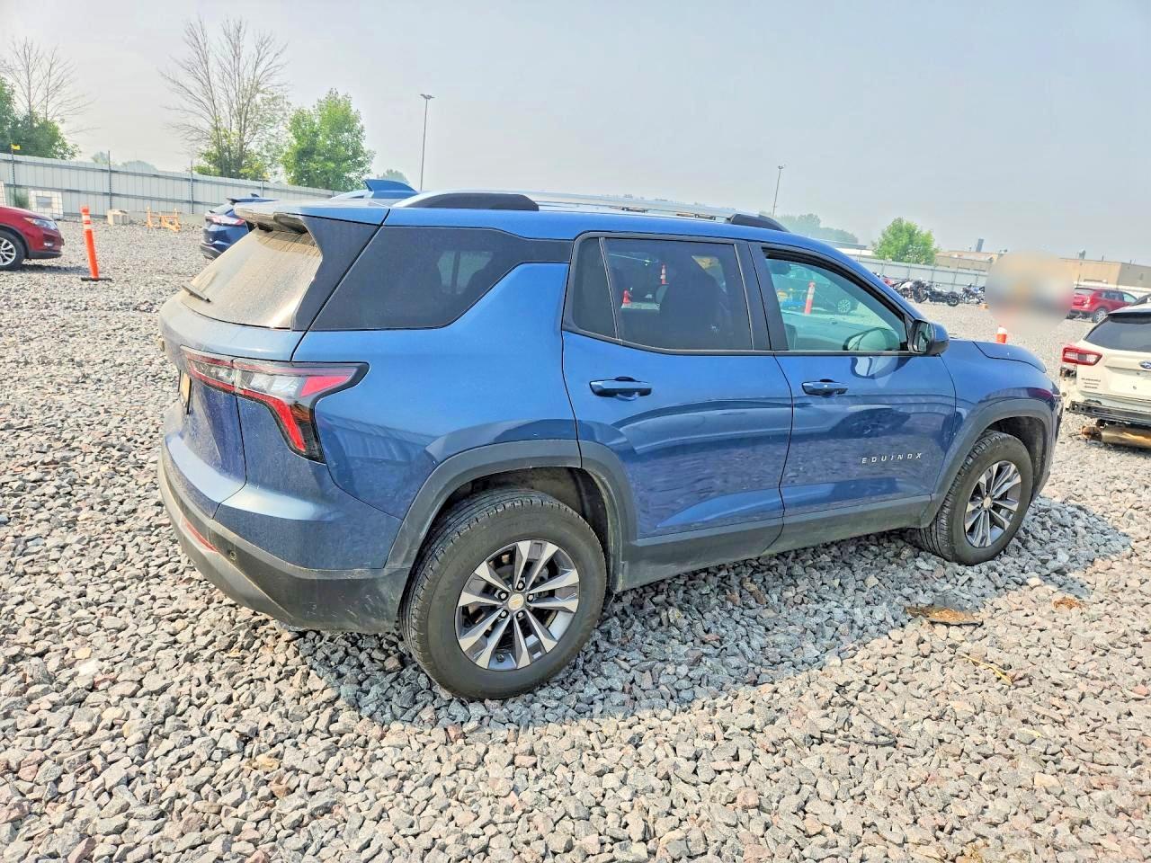 2025 Chevrolet Equinox Lt - Image 3