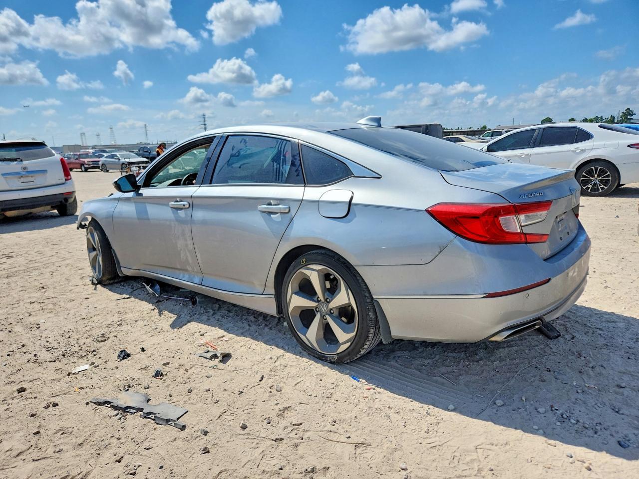 2018 Honda Accord Touring - Фото 2