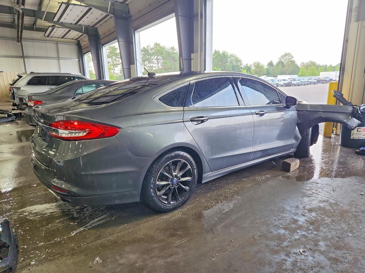 2017 Ford Fusion Se - Фото 3
