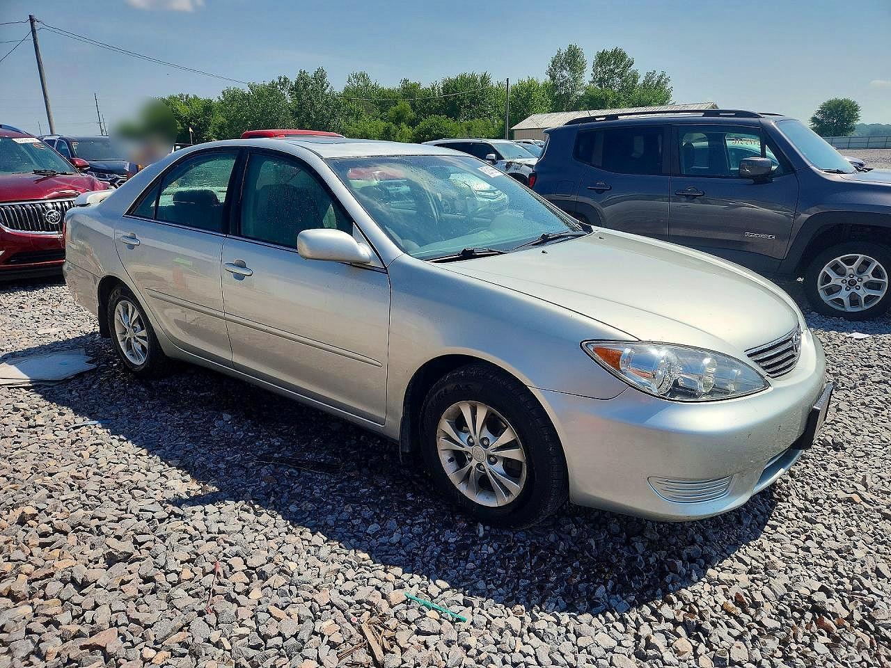 2005 Toyota Camry Le V6 - Image 4