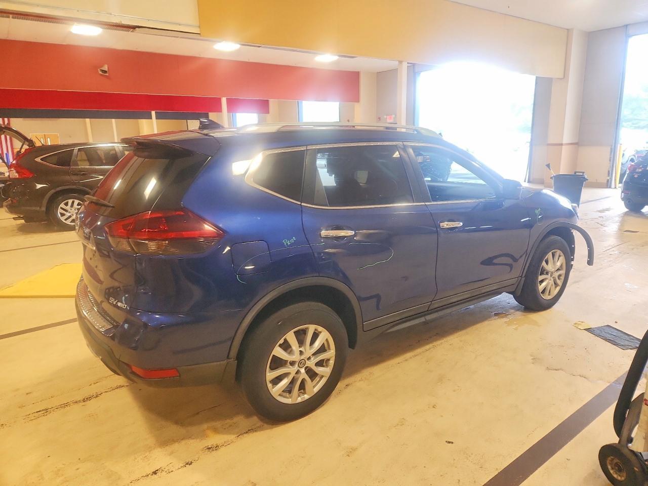 2018 Nissan Rogue Sv - Image 3