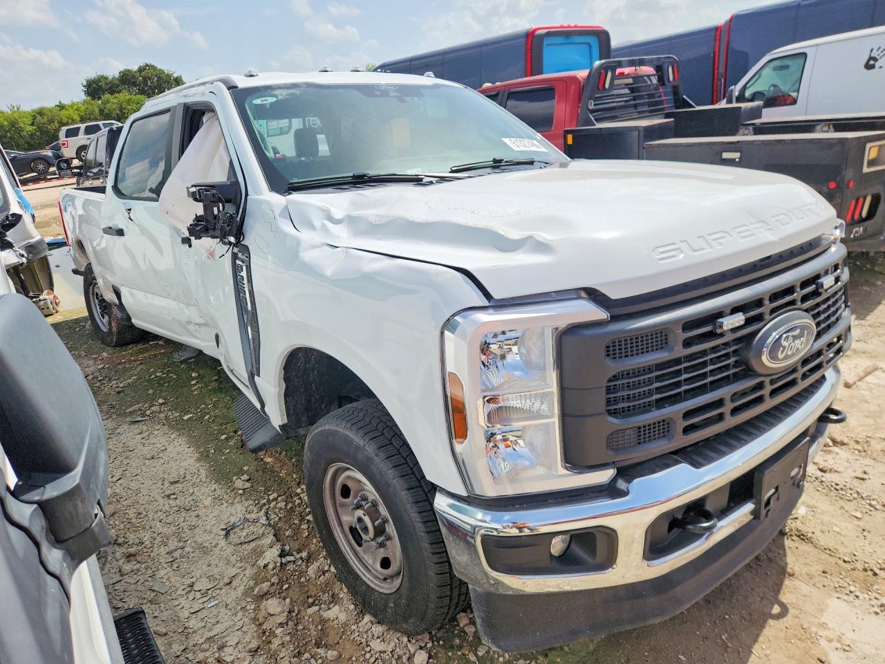 2025 Ford F250 Super Duty - Фото 4