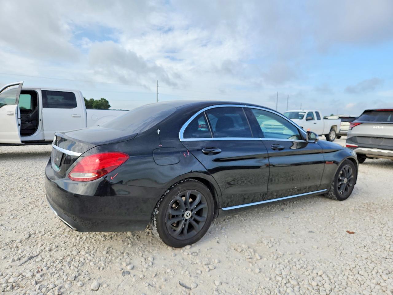 2016 Mercedes-Benz C 300 - Фото 3