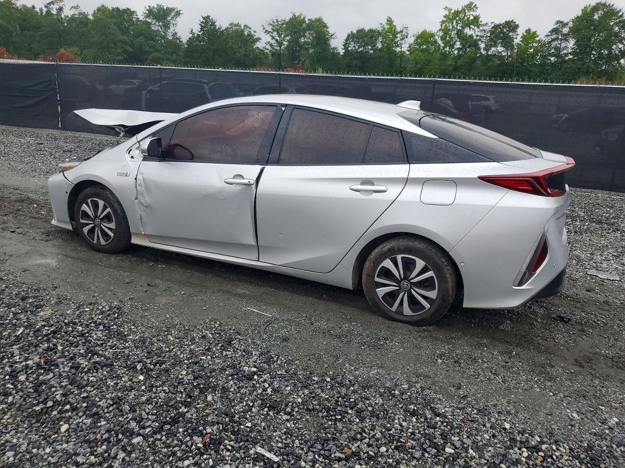 2017 Toyota Prius Prime Advanced - Фото 2