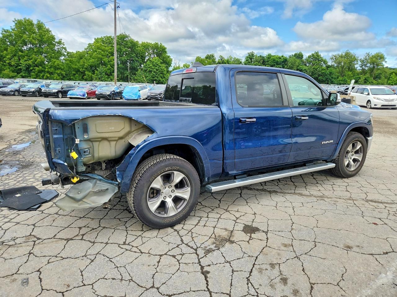 2020 Ram 1500 Laramie - Фото 3