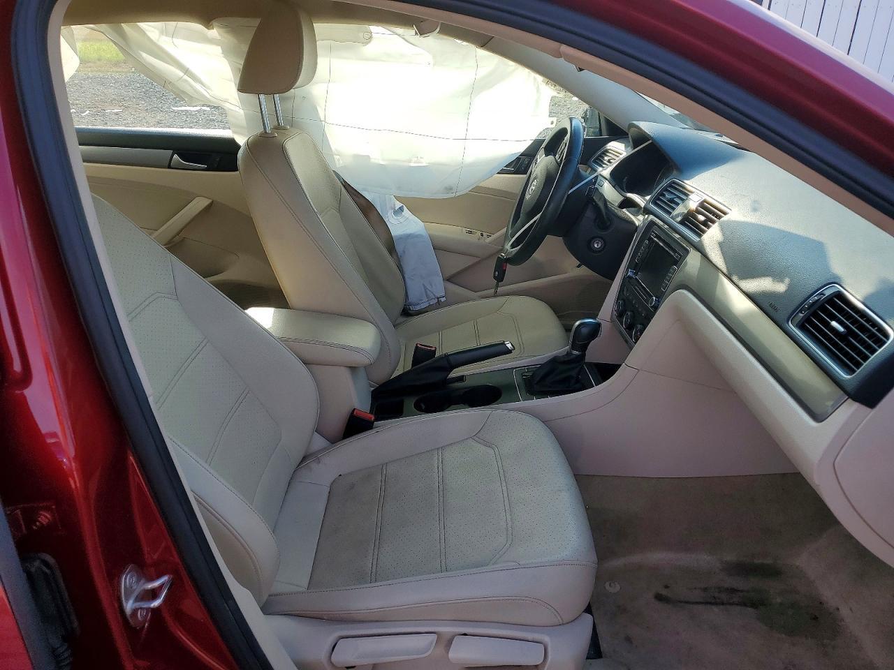 2015 Volkswagen Passat S - Image 7
