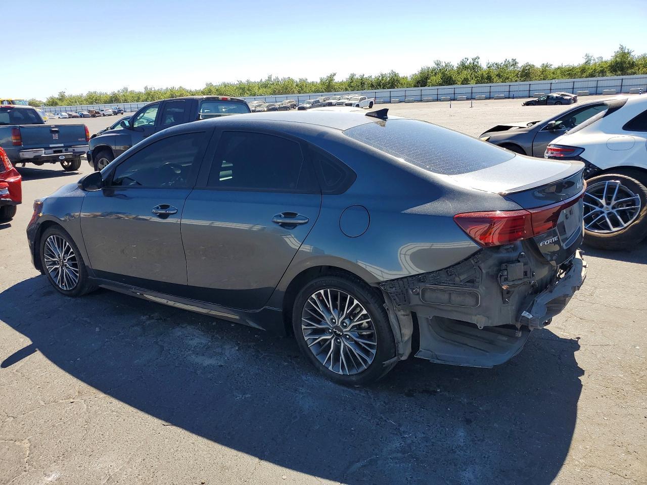 2022 Kia Forte Gt Line - Фото 2