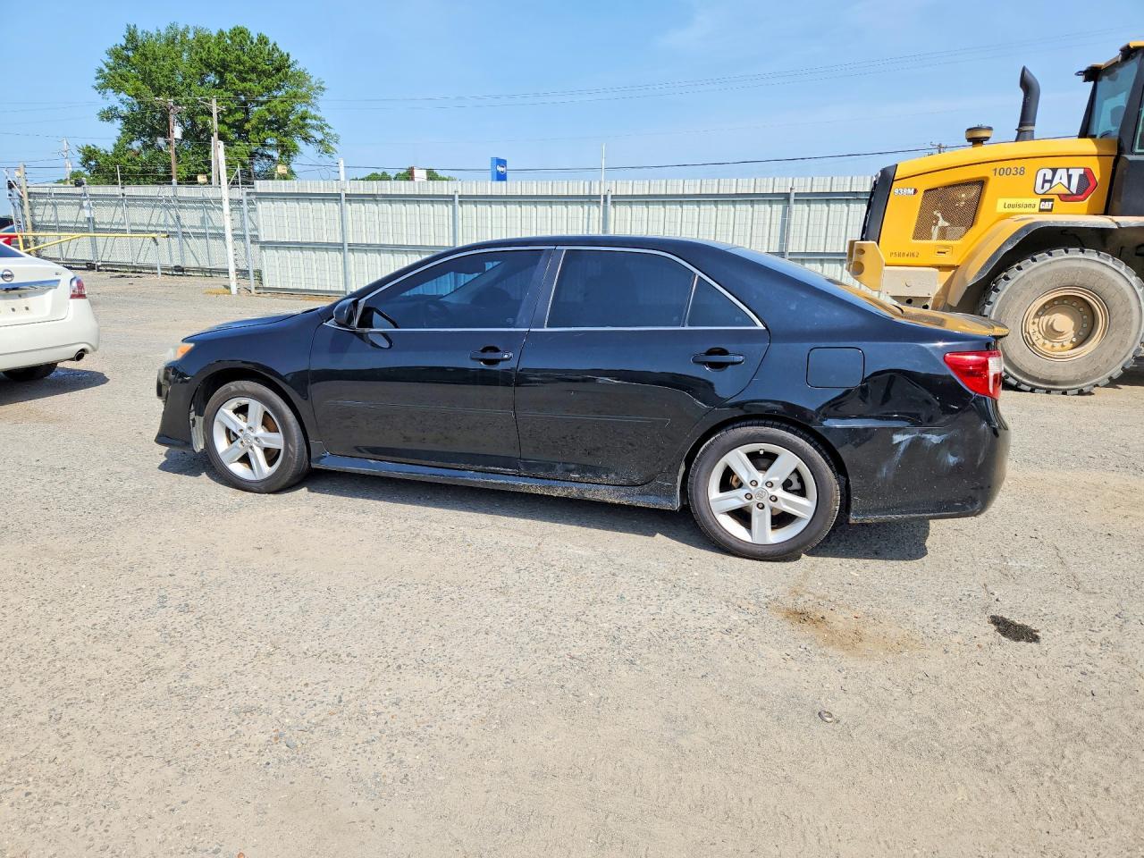 2014 Toyota Camry Se - Фото 2