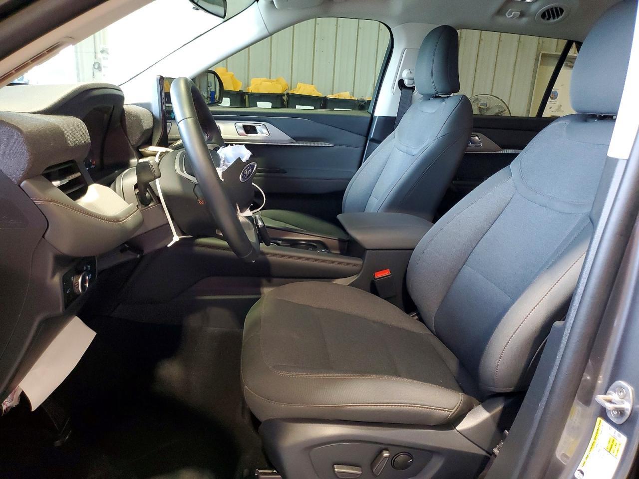 2025 Ford Explorer Active - Фото 7