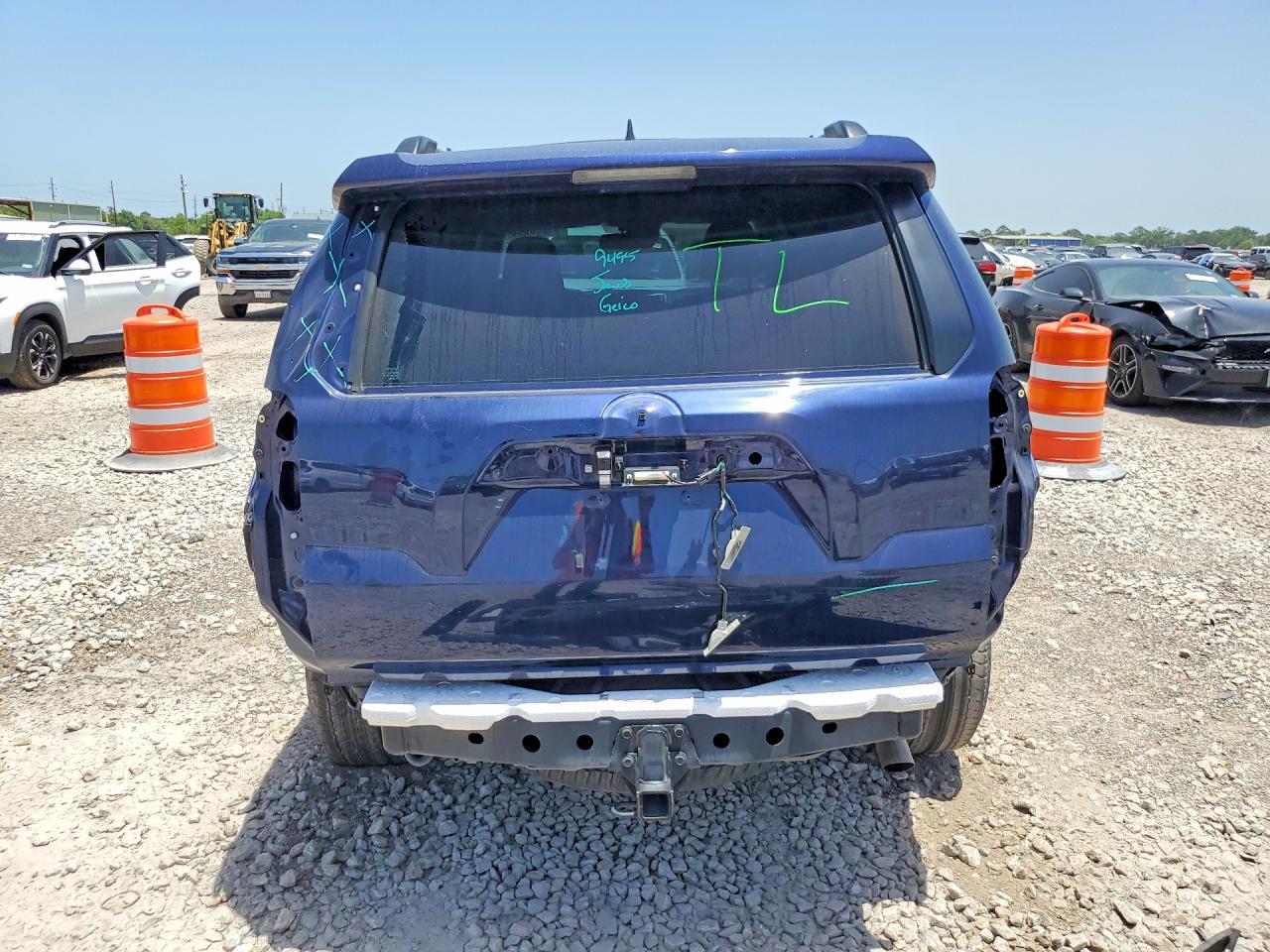 2022 Toyota 4Runner Sr5 - Image 6