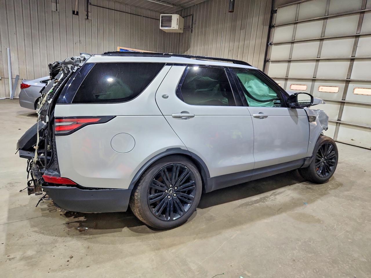 2018 Land Rover Discovery Hse - Image 3