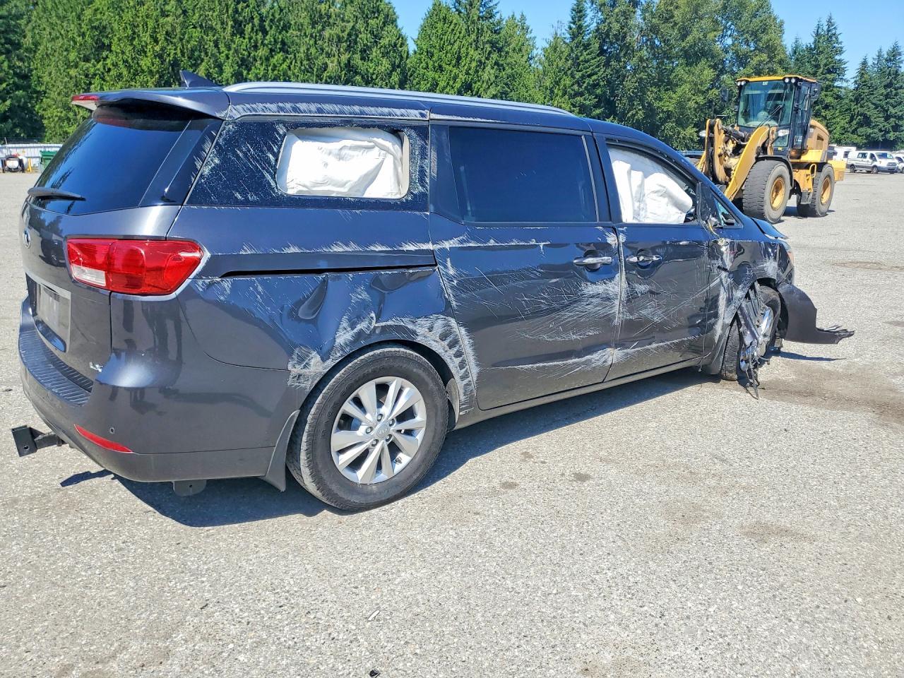 2017 Kia Sedona Lx - Фото 3