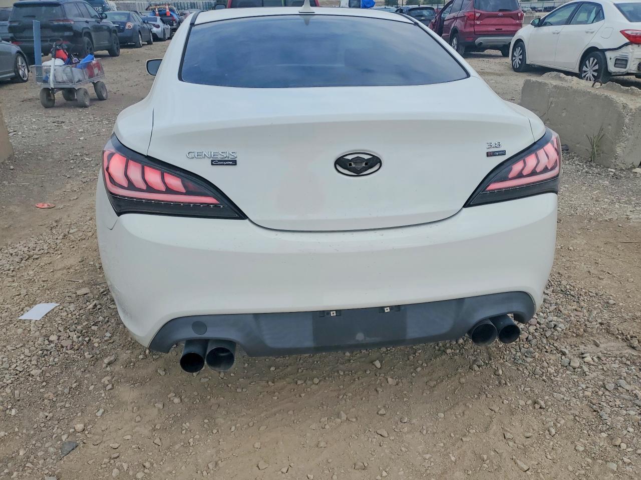 2011 Hyundai Genesis Coupe 3.8L - Фото 6
