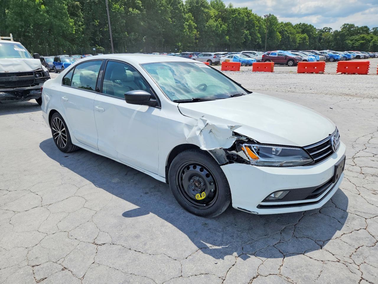 2016 Volkswagen Jetta Sport - Image 4