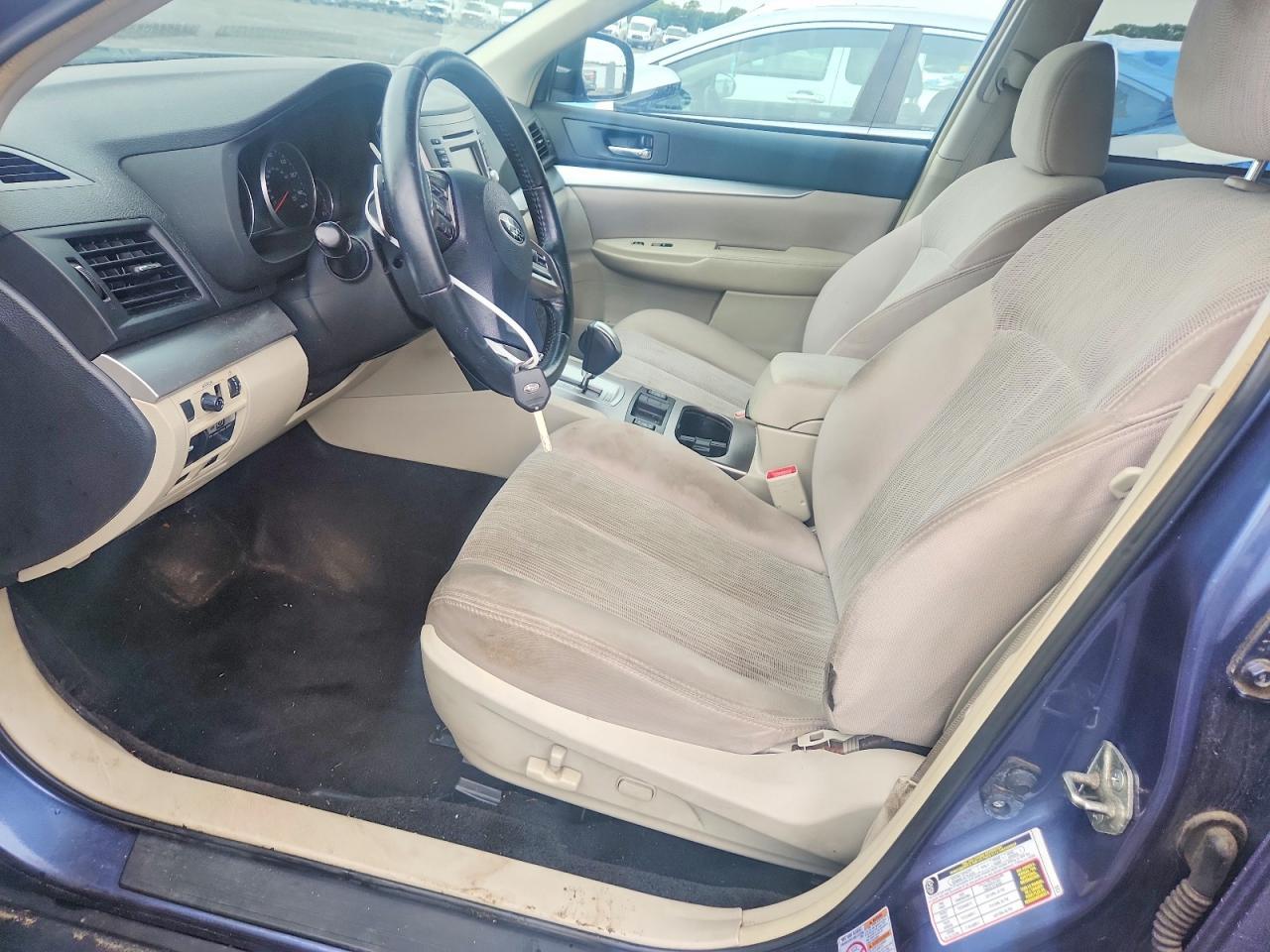 2014 Subaru Outback 2.5I Premium - Image 7