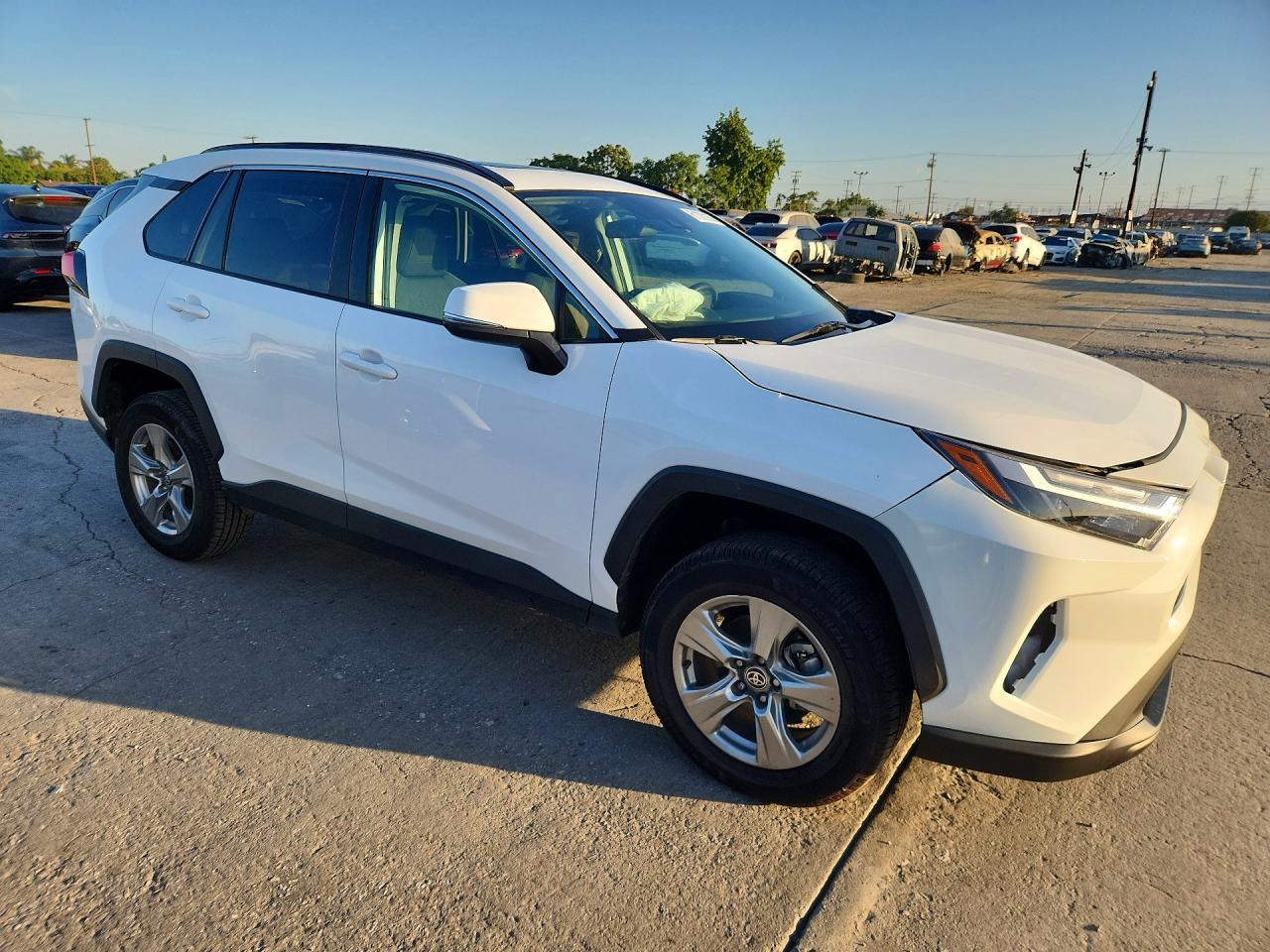 2024 Toyota Rav4 Xle - Фото 4