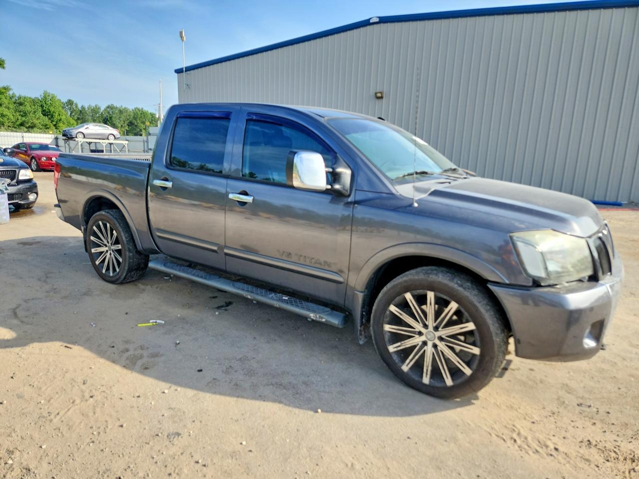 2010 Nissan Titan Se - Фото 4