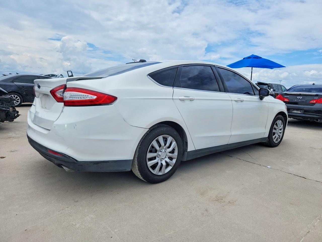 2014 Ford Fusion S - Фото 3