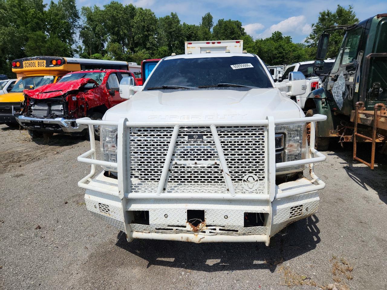 2017 Ford F350 Super Duty - Фото 5