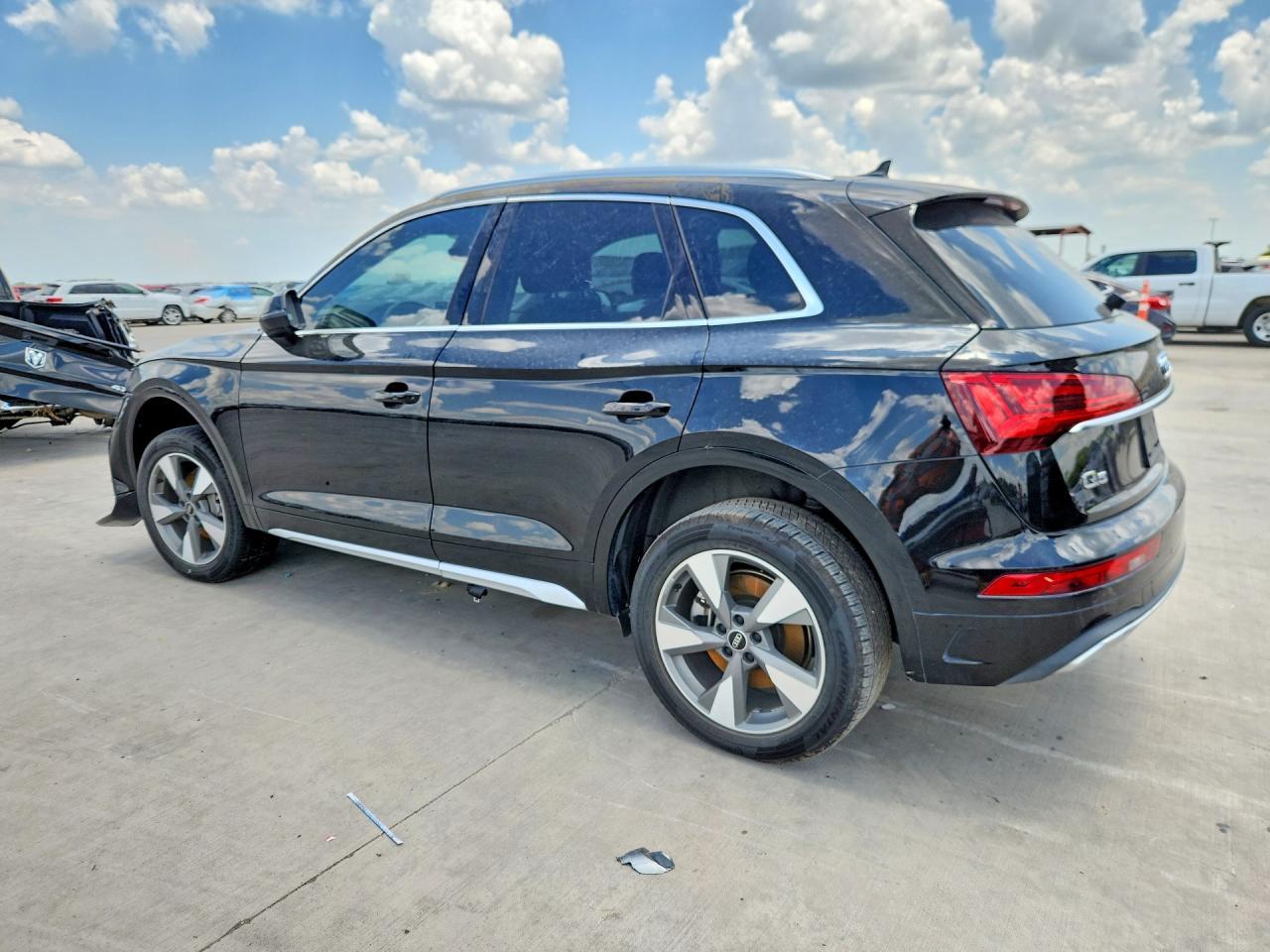 2019 Audi Q5 Premium 40 - Image 2