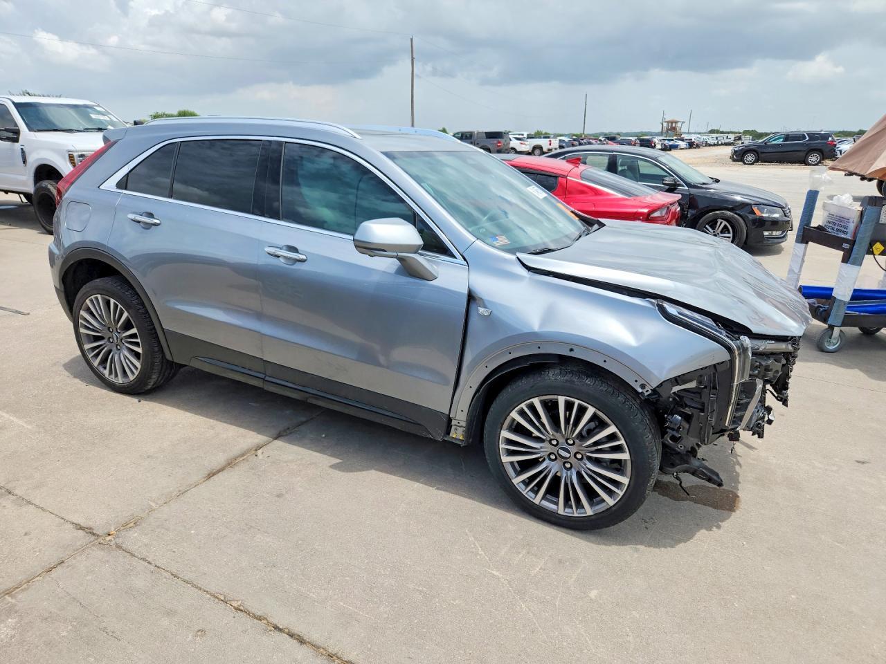 2025 Cadillac Xt4 Premium Luxury - Image 4